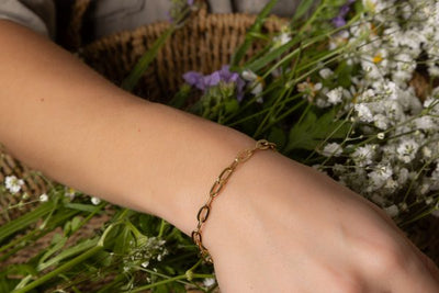 Gold Oval Link Bracelet