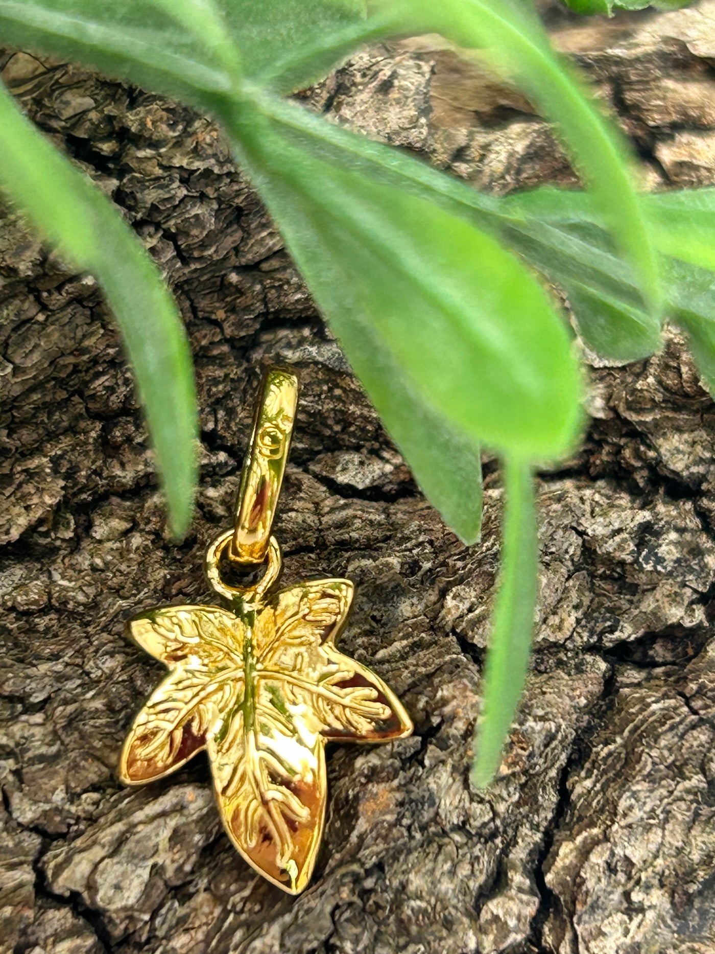 Ivy Leaf Charm
