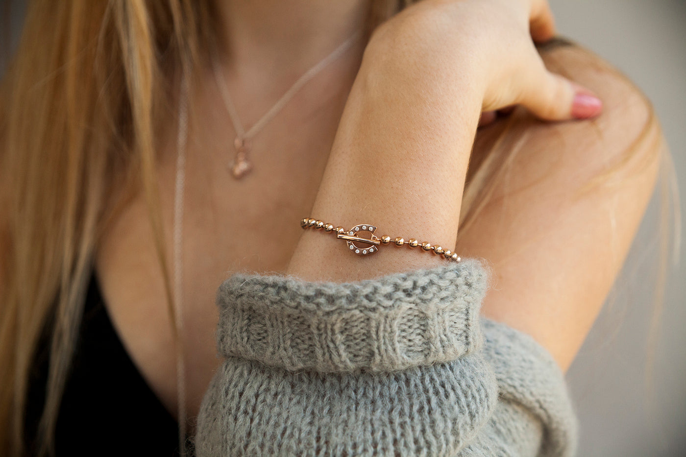 Rose Gold T-Bar Horseshoe Bracelet